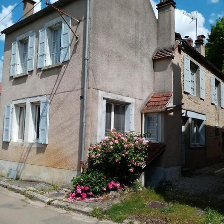 Gite Les 27 Roses Et Plus Chatel-Censoir Exterior photo
